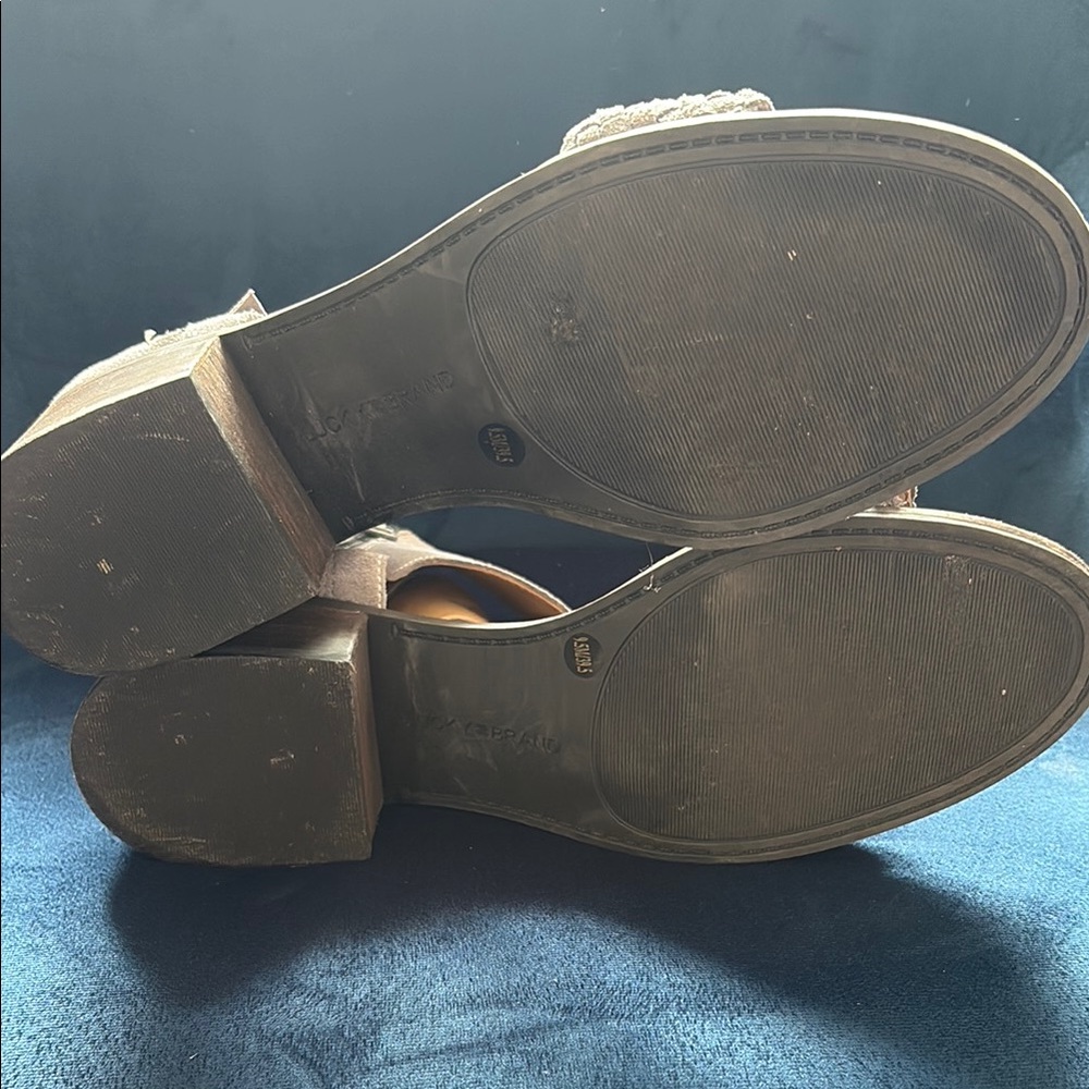 Lucky Brand Nichele Taupe Grey Block Heel Sandals Suede Size 9.5M - Picture 10 of 11